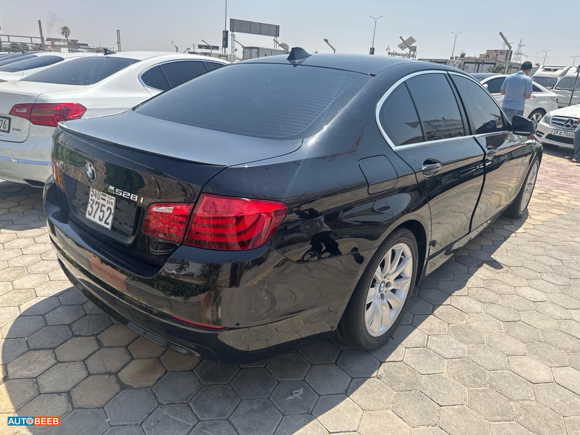 بي ام دبليو 528 2011