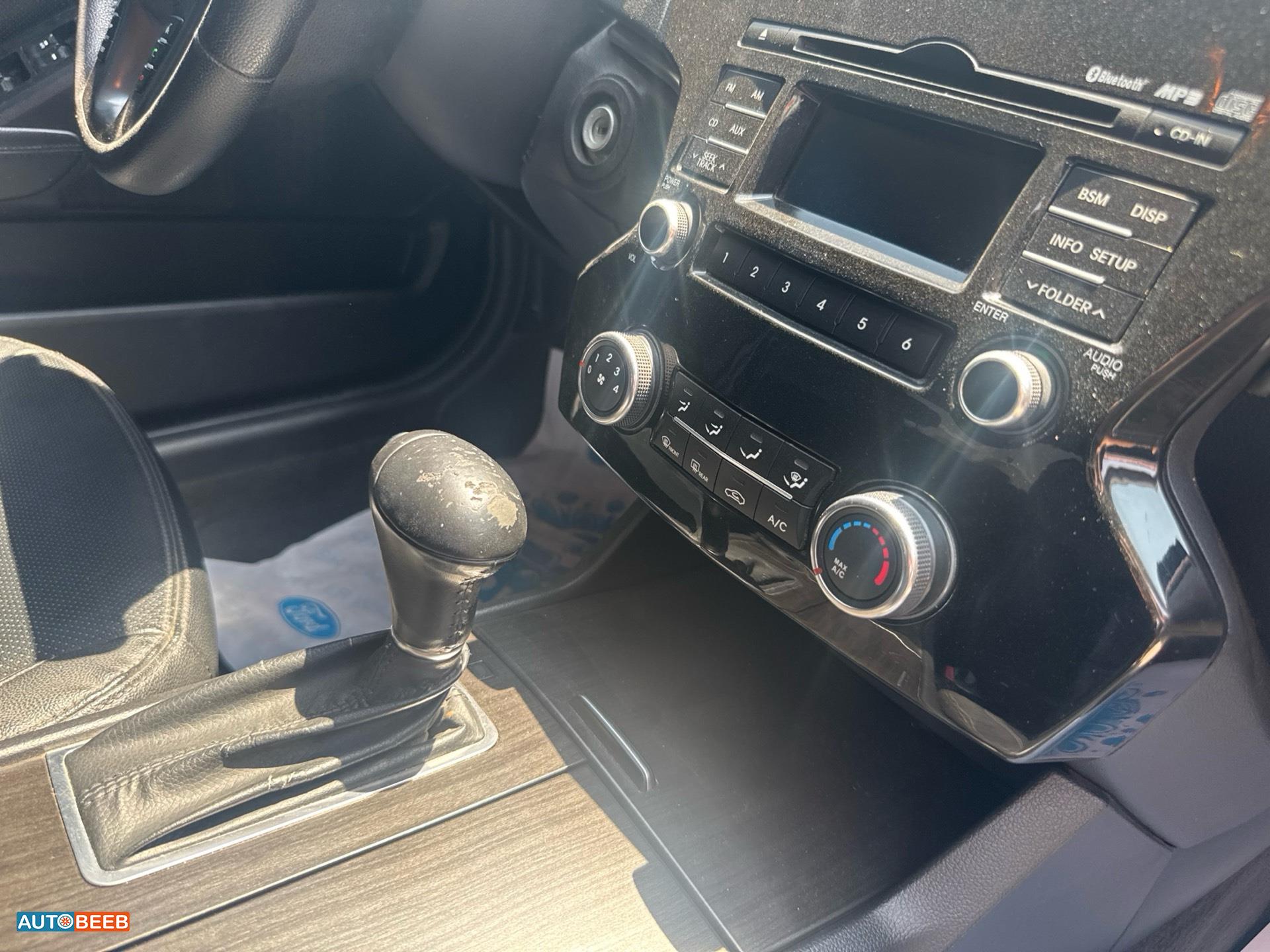 KIA Cadenza 2012