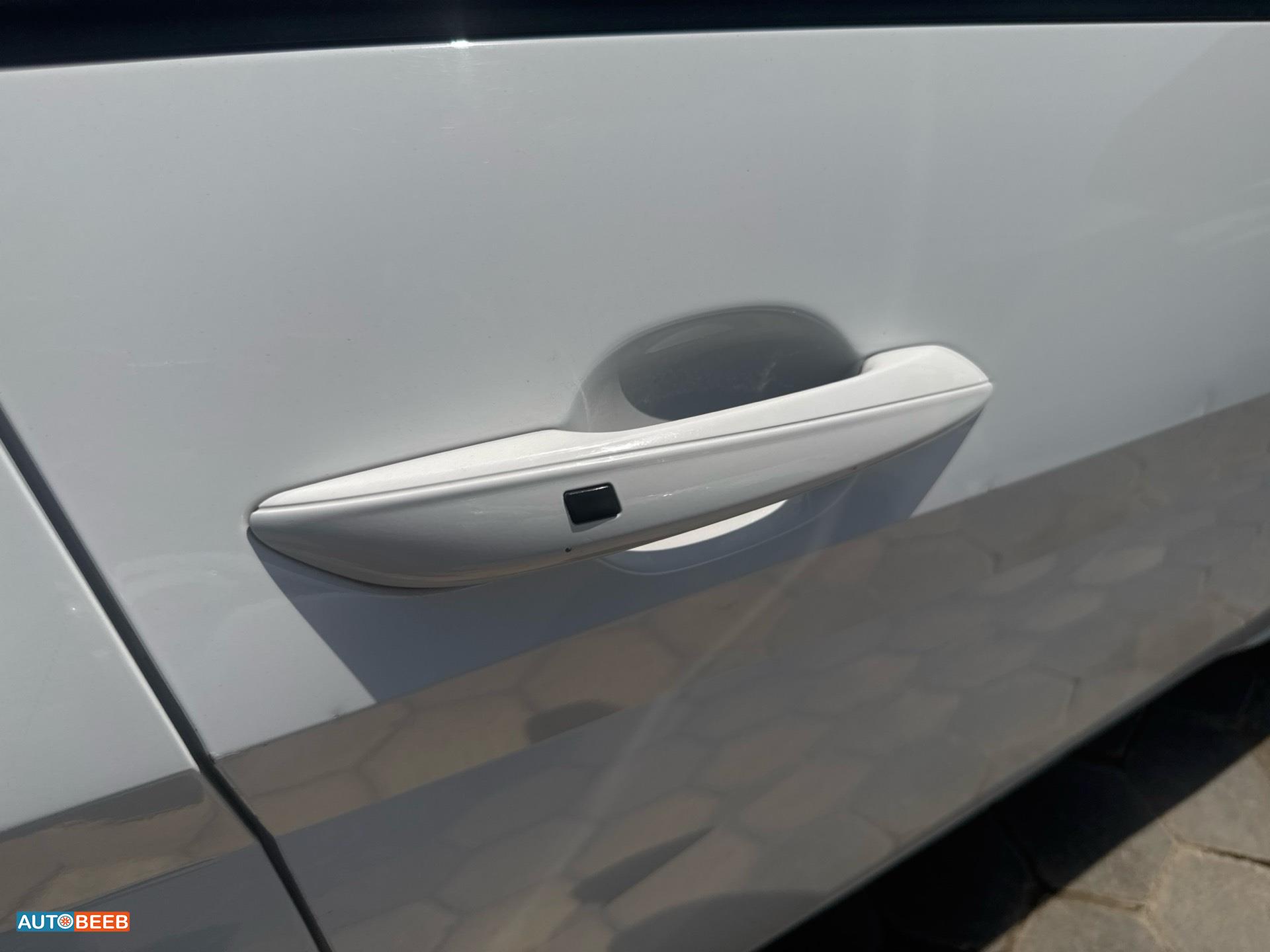 Hyundai Elantra 2021