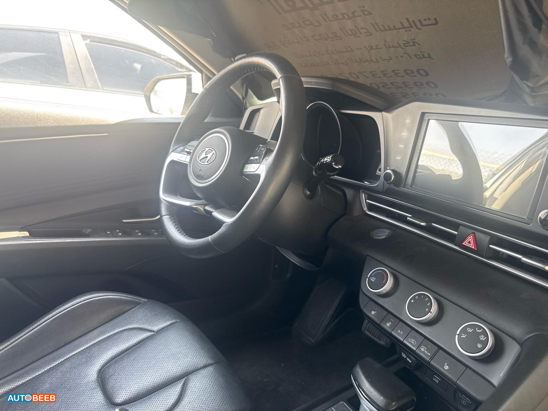 Hyundai Elantra 2021