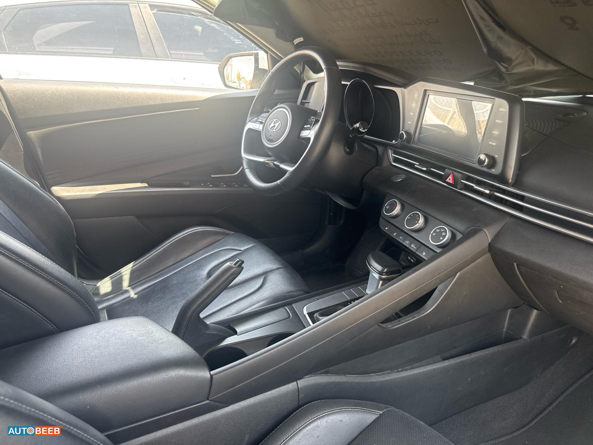 Hyundai Elantra 2021