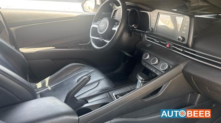 Hyundai Elantra 2021