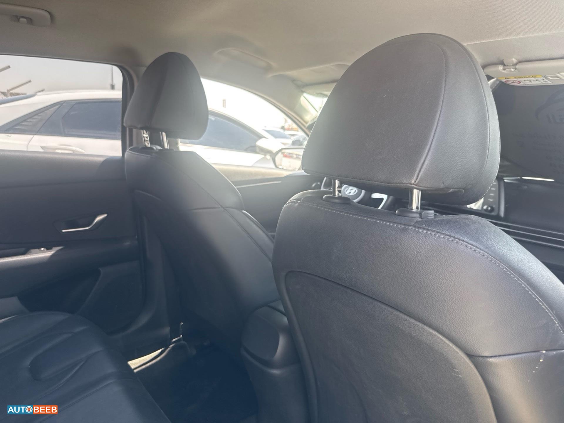 Hyundai Elantra 2021