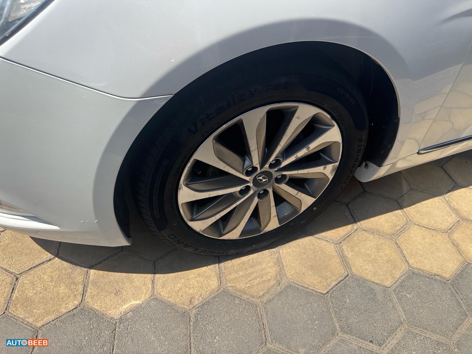 Hyundai Sonata 2013
