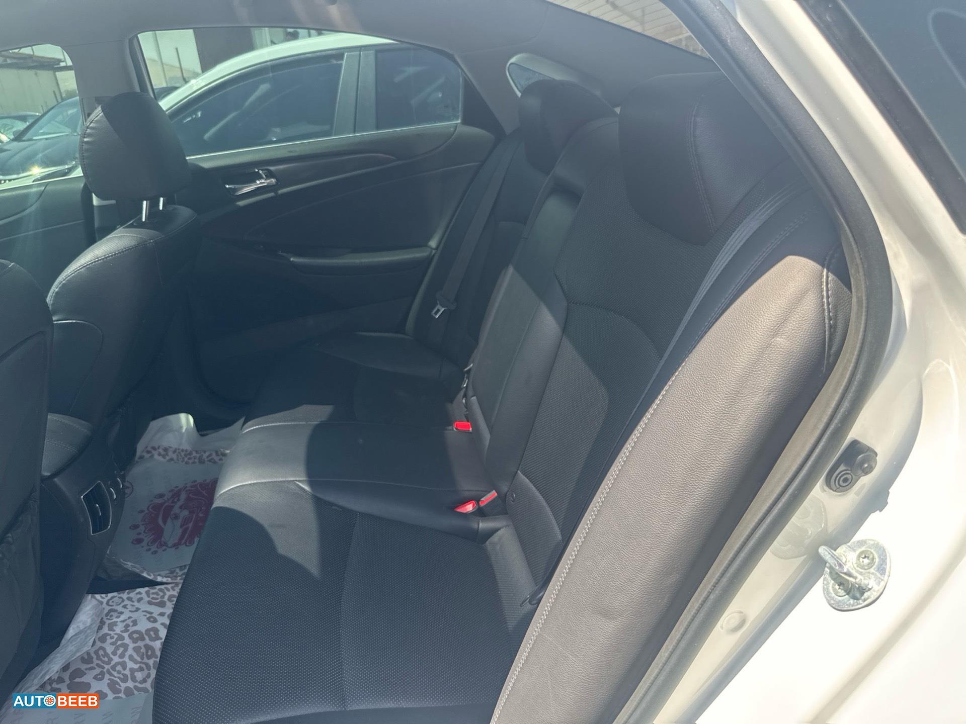 Hyundai Sonata 2013