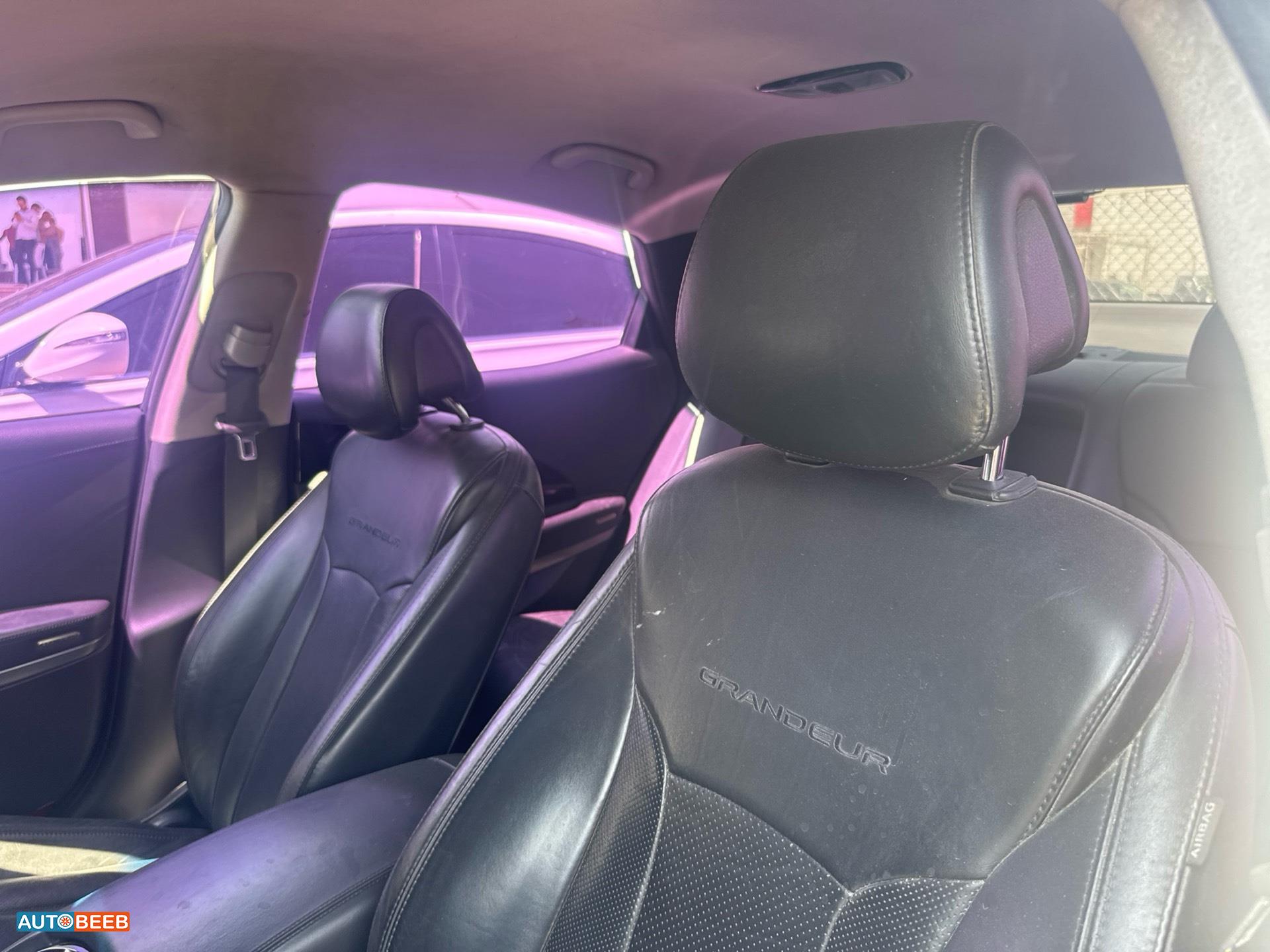 Hyundai Grandeur 2012
