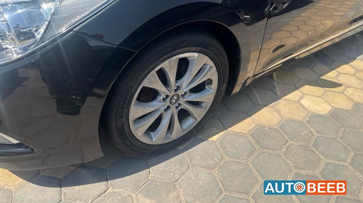 Hyundai Grandeur 2012
