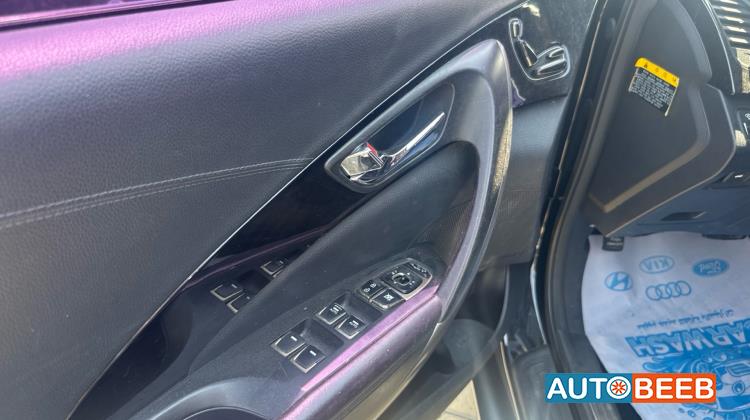 Hyundai Grandeur 2012