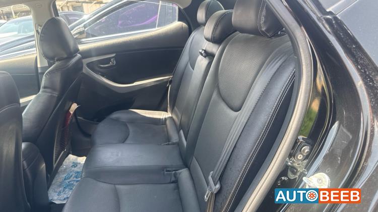 Hyundai Avante 2012