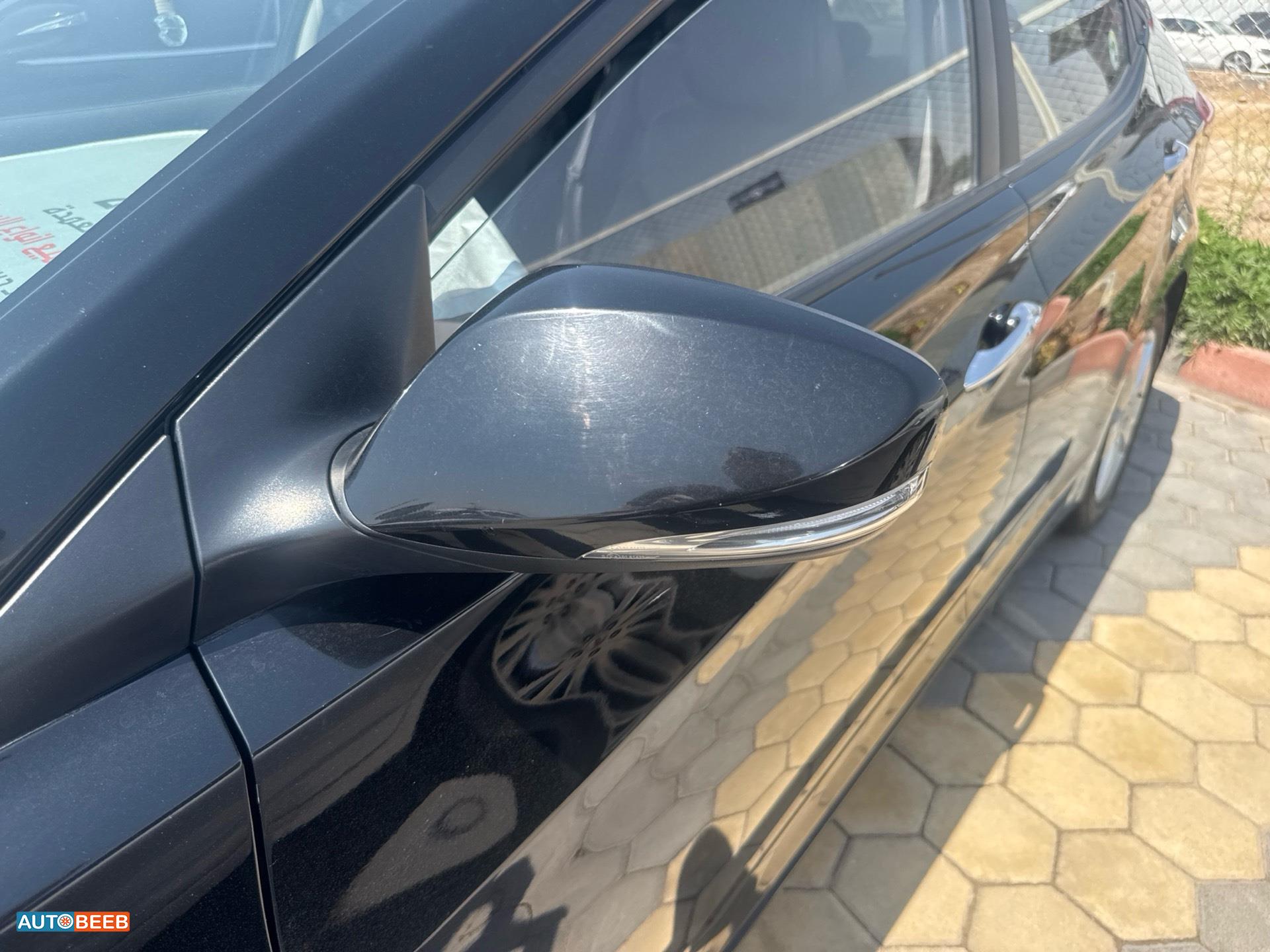 Hyundai Avante 2012