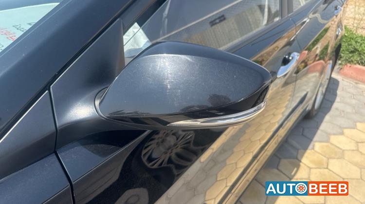 Hyundai Avante 2012