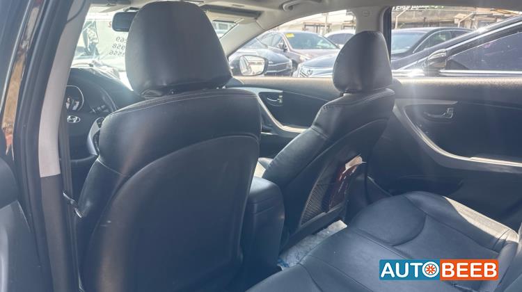 Hyundai Avante 2012