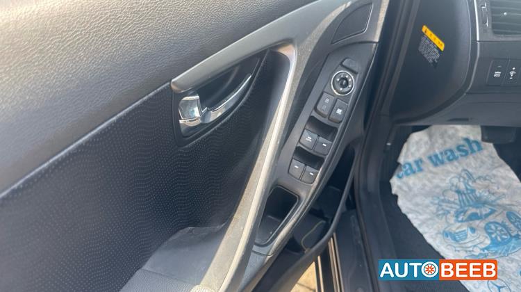 Hyundai Avante 2012