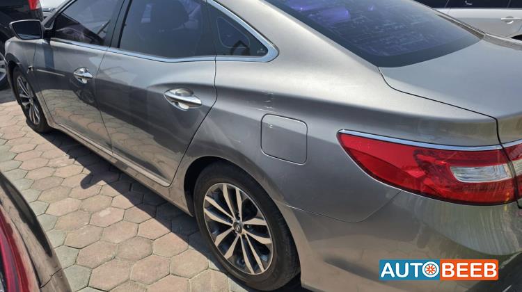 Hyundai Grandeur 2012