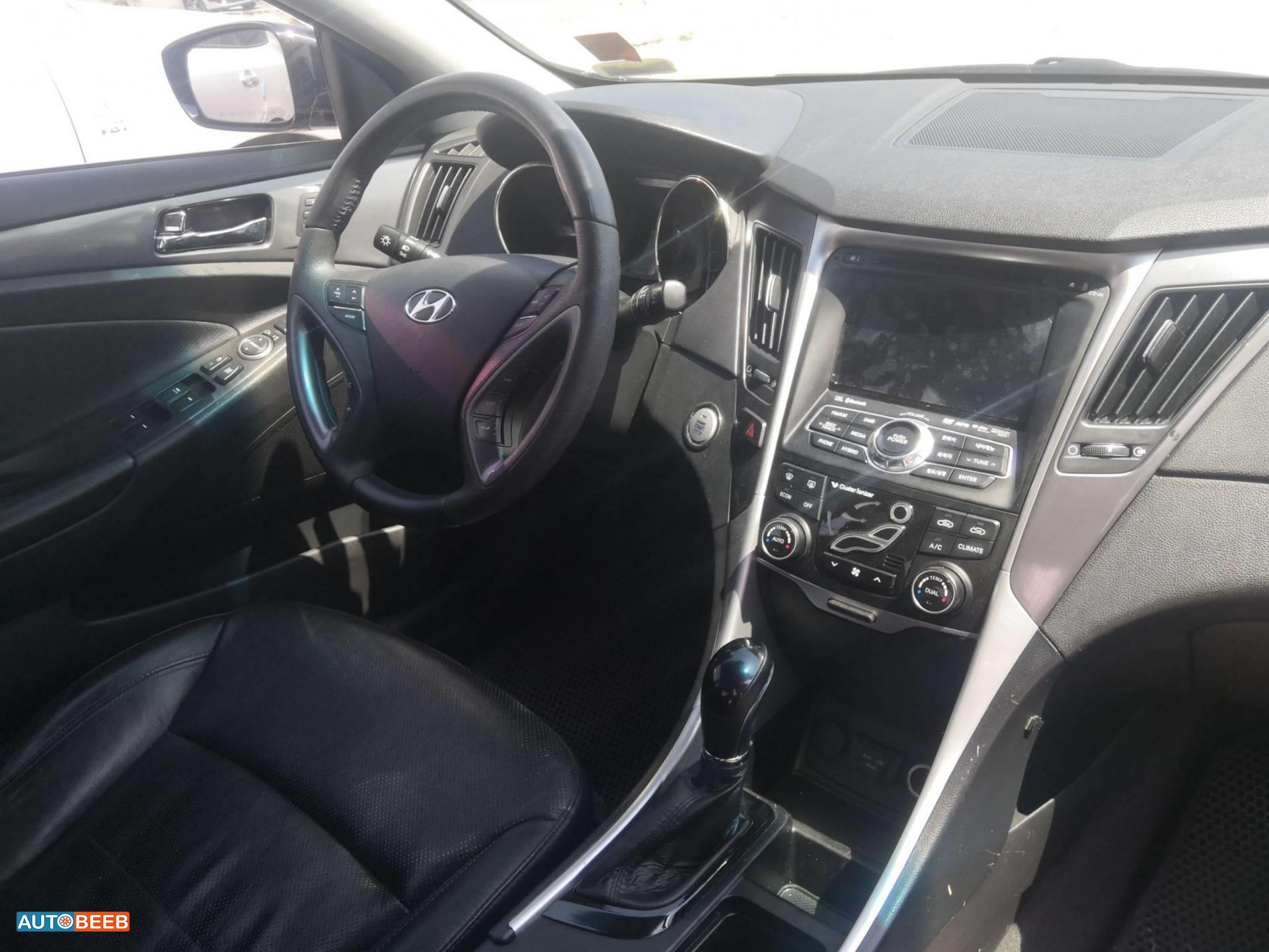 Hyundai Sonata 2012