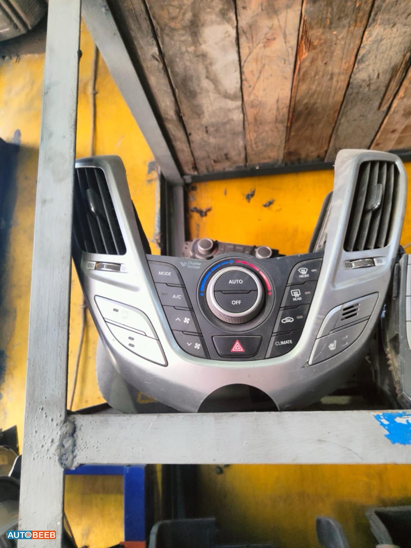 Cabin  Dashboard Hyundai Veloster