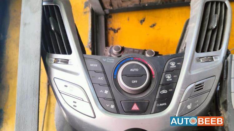 Cabin  Dashboard Hyundai Veloster