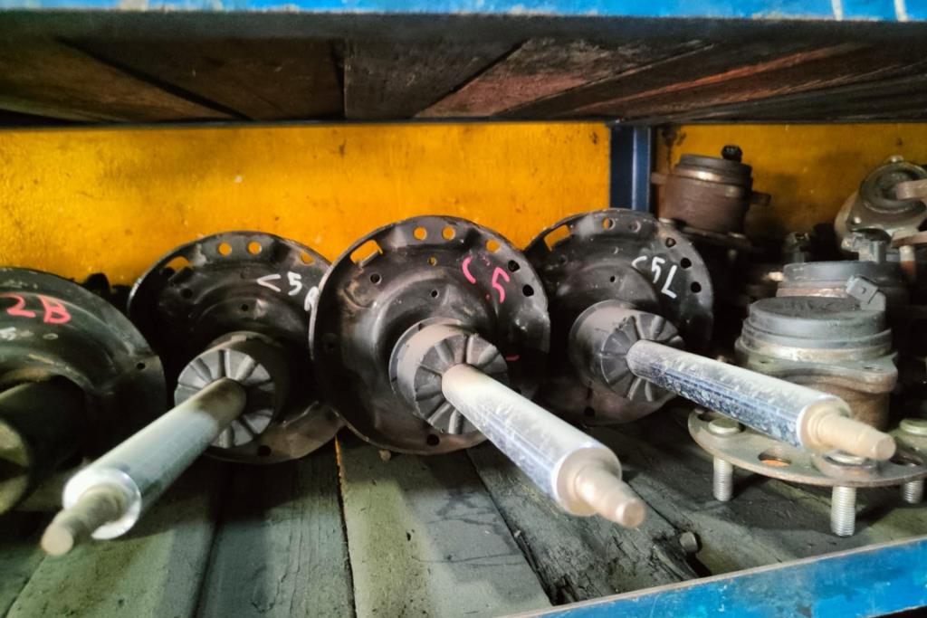  Shock Absorber KIA Sorento