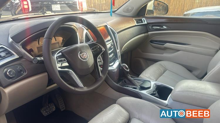 كاديلاك SRX 2013
