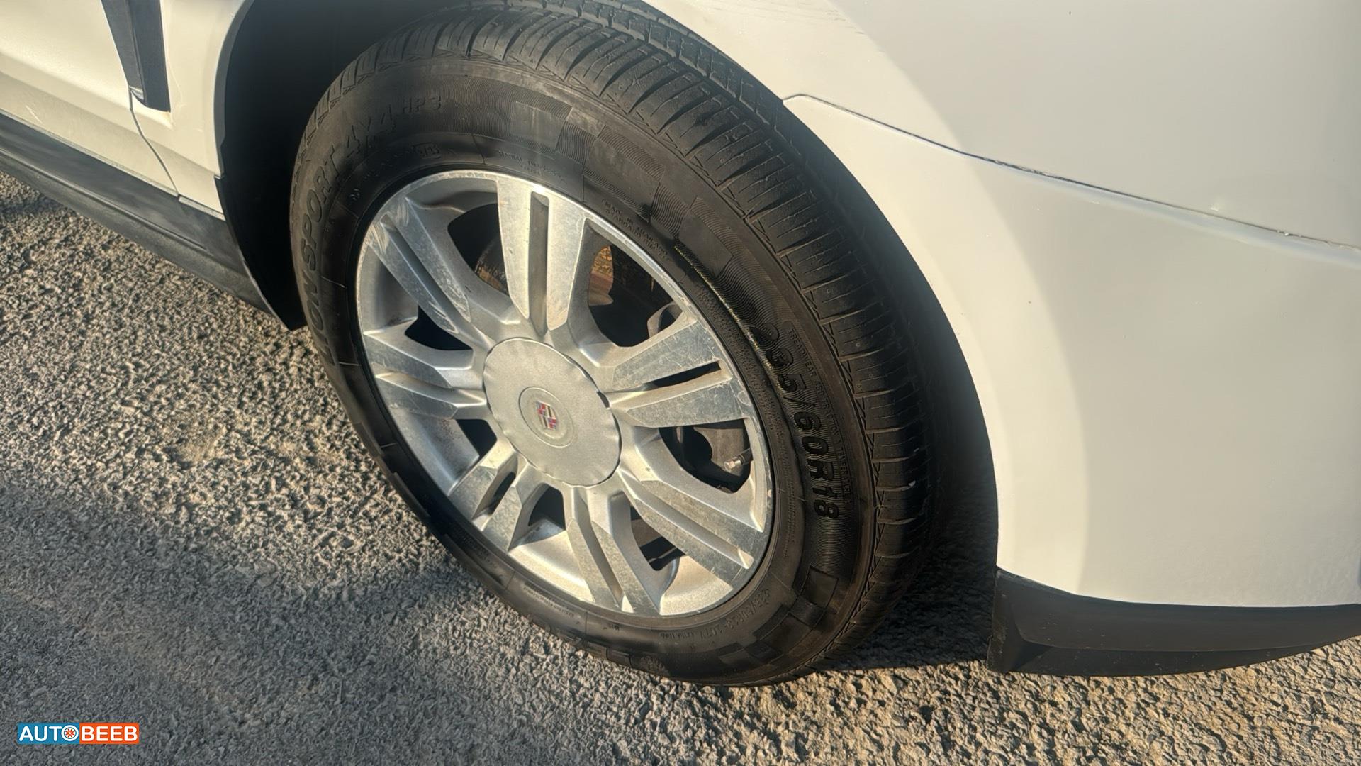 كاديلاك SRX 2013