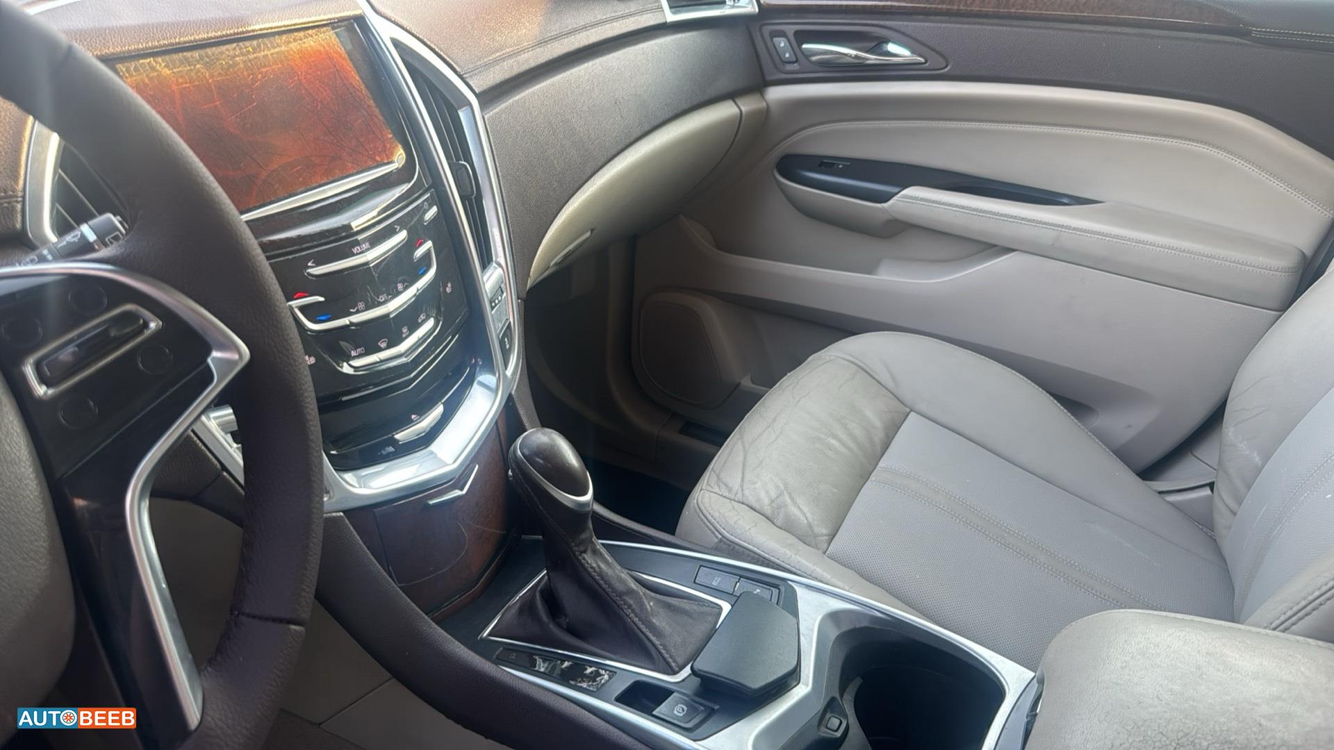 كاديلاك SRX 2013