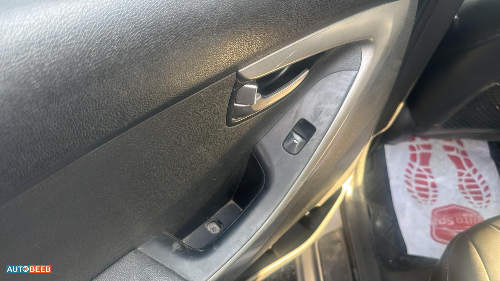 Hyundai Elantra 2011