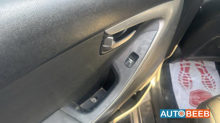 Hyundai Elantra 2011