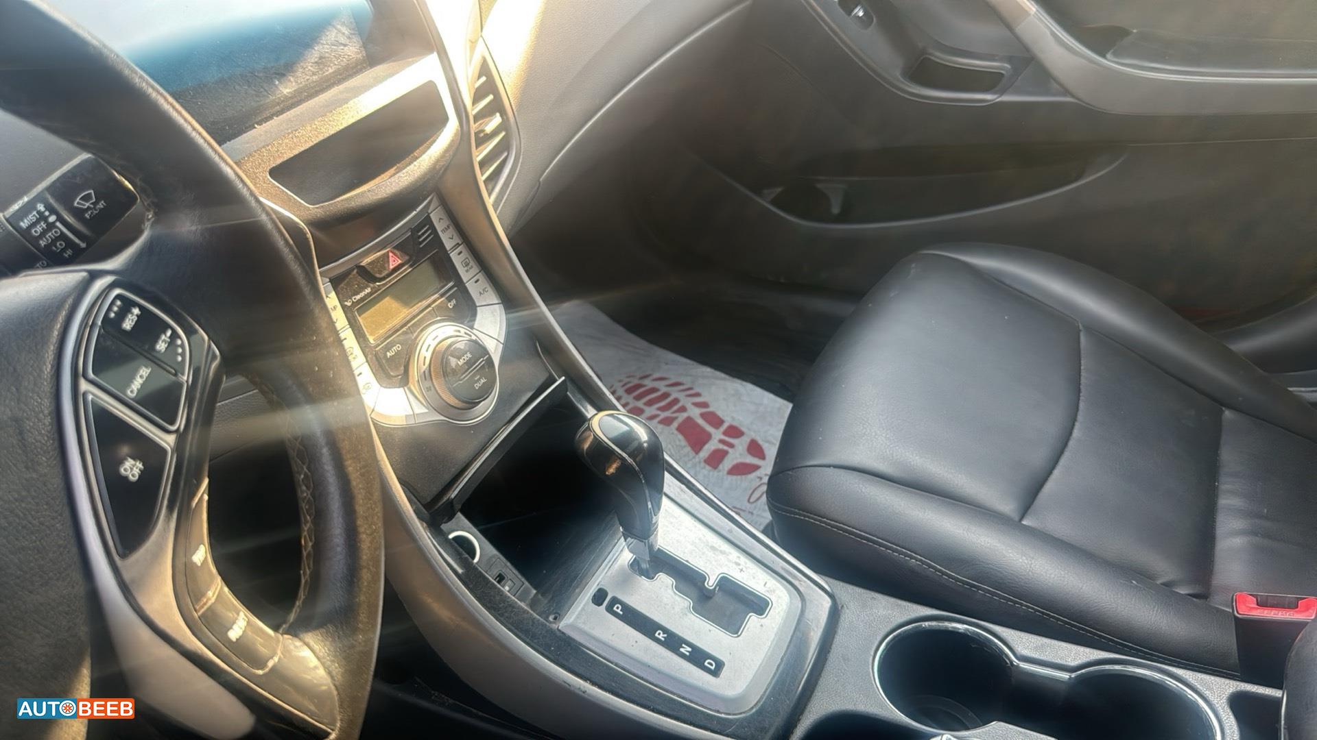 Hyundai Elantra 2011