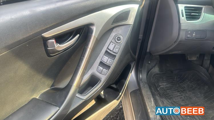 Hyundai Elantra 2011