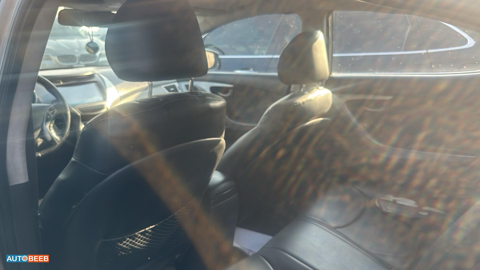 Hyundai Elantra 2011