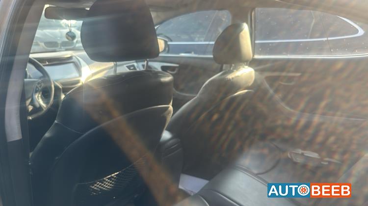 Hyundai Elantra 2011