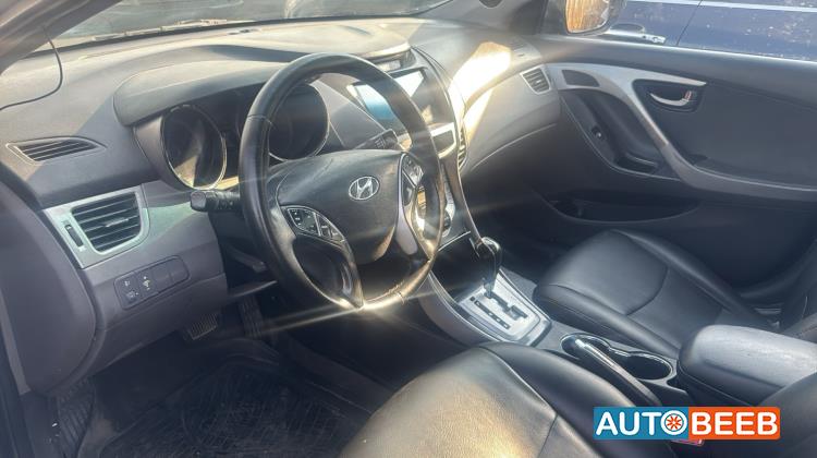 Hyundai Elantra 2011
