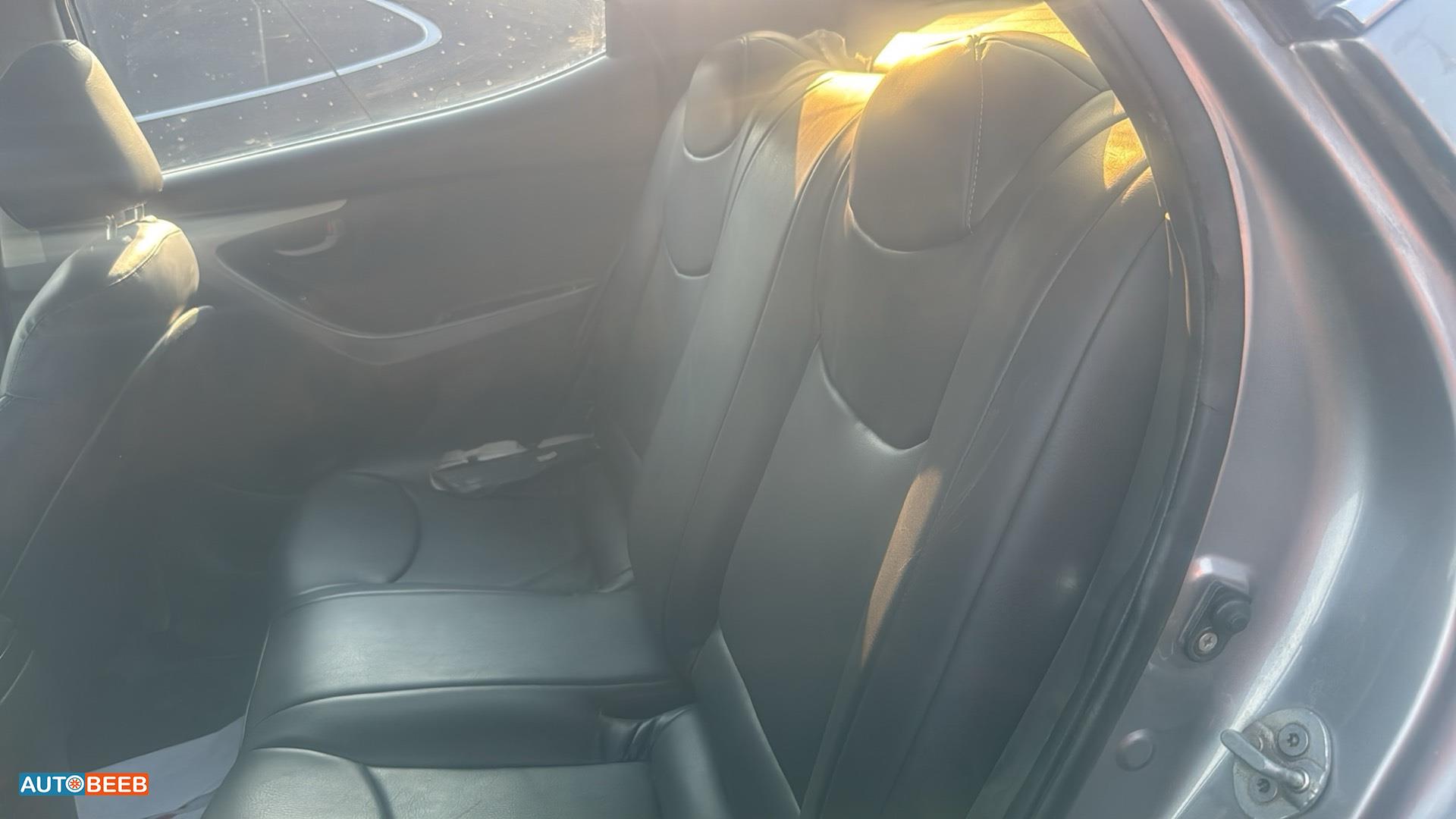 Hyundai Elantra 2011