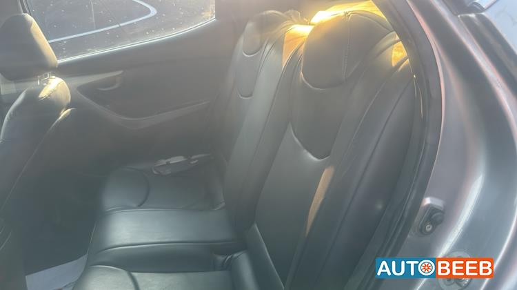 Hyundai Elantra 2011