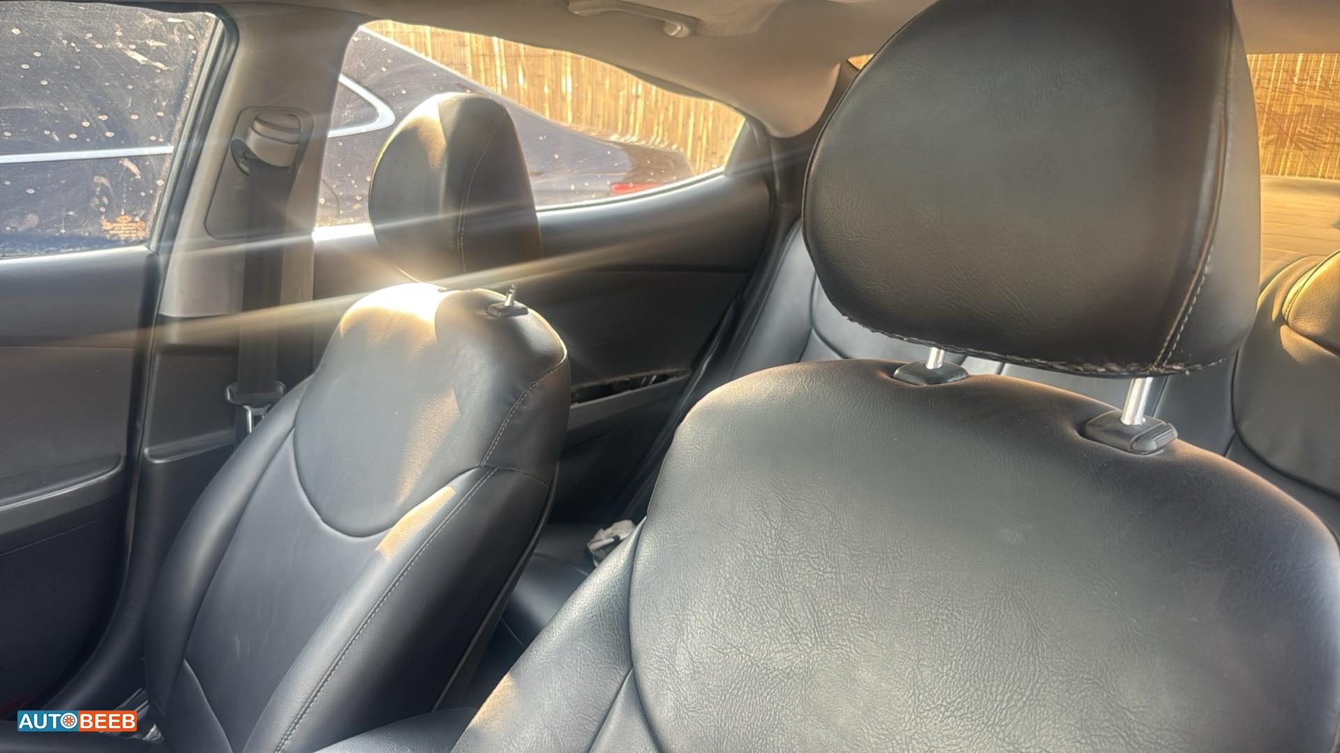 Hyundai Elantra 2011