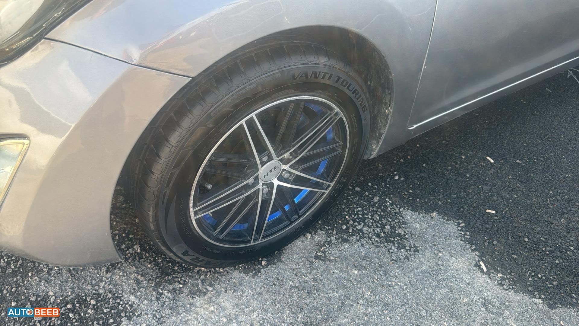 Hyundai Elantra 2011