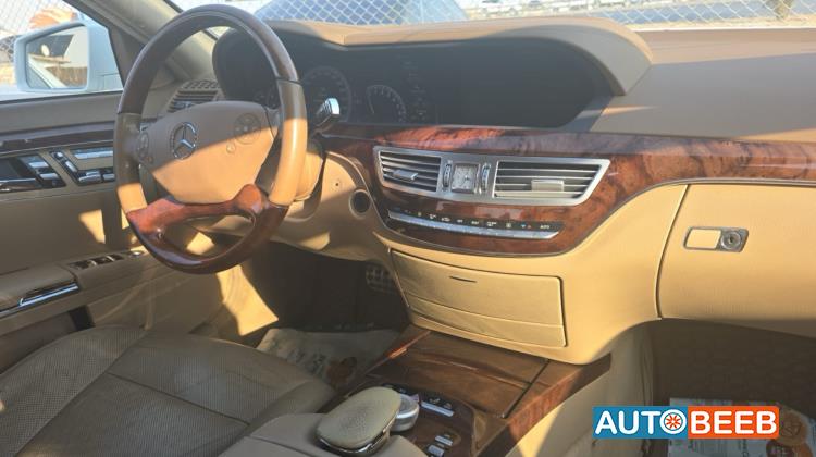 مرسيدس بنز S550 2011