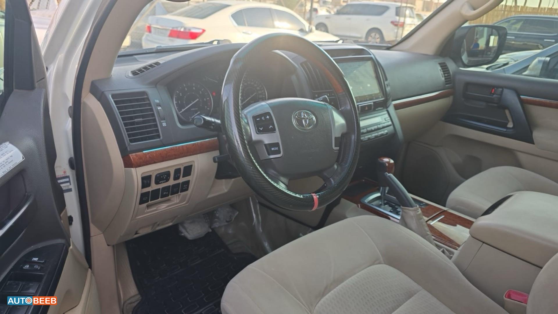 Toyota Land Cruiser 2015