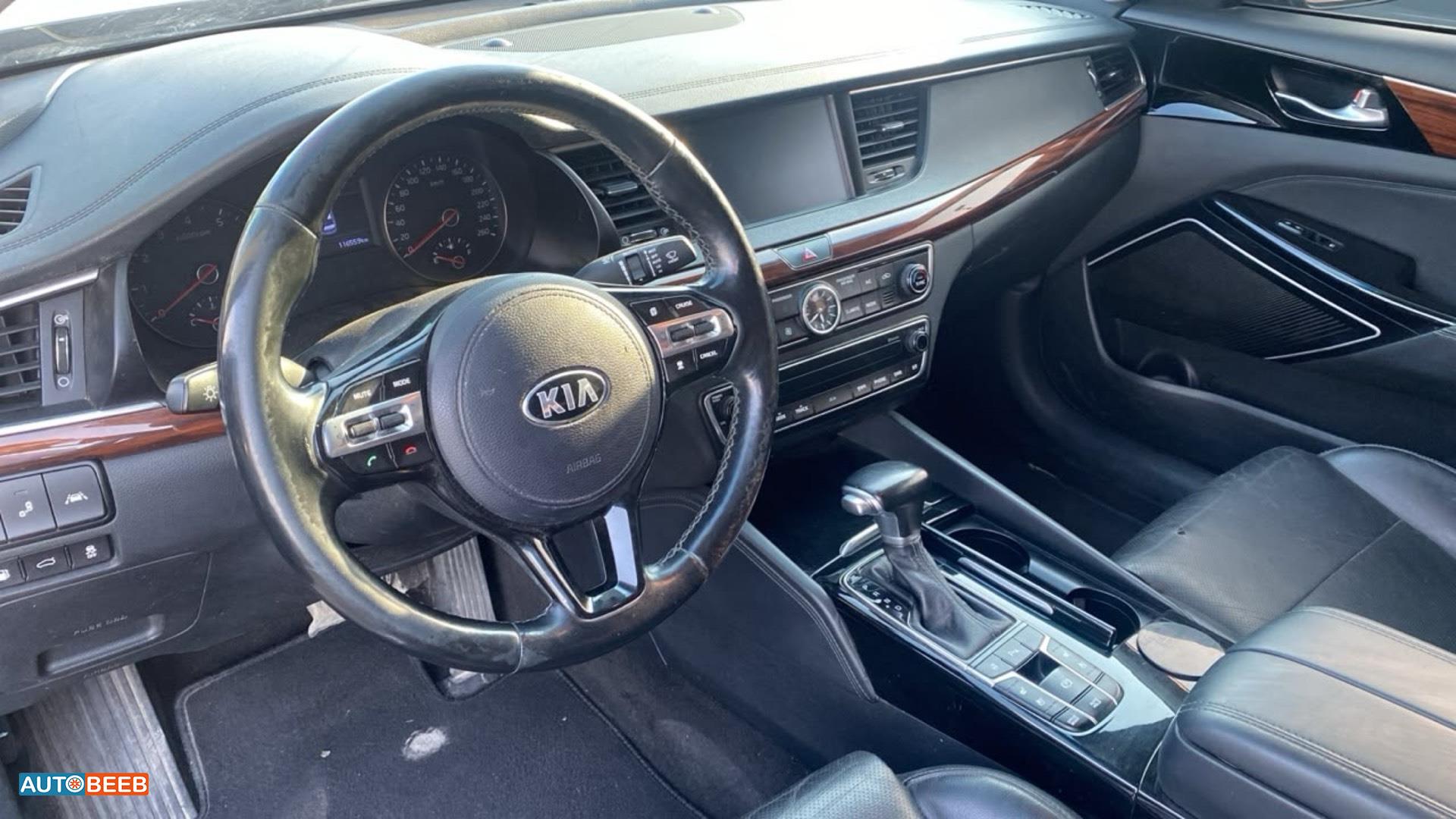 KIA Cadenza 2017