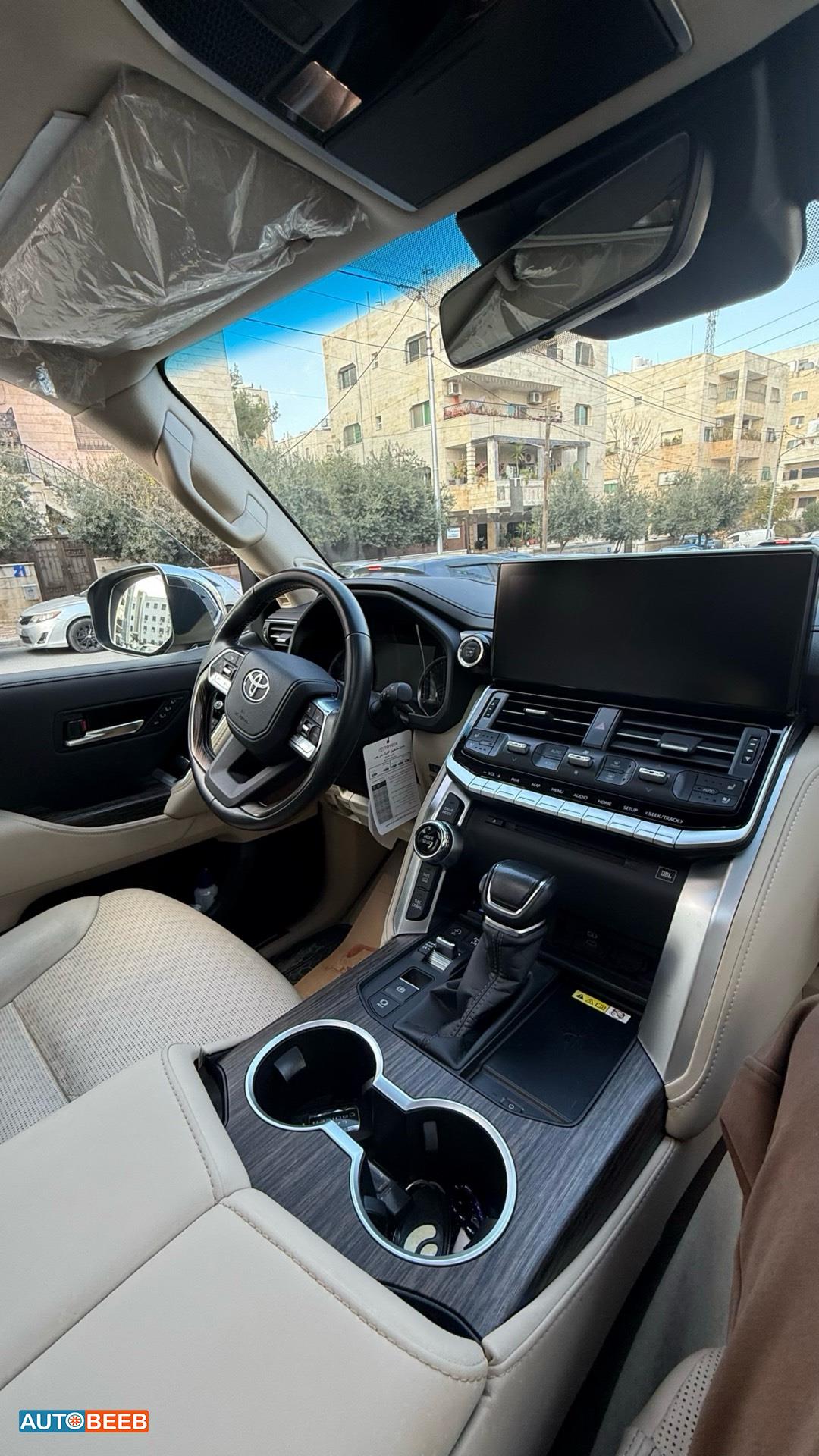 تويوتا لاندكروزر 2023