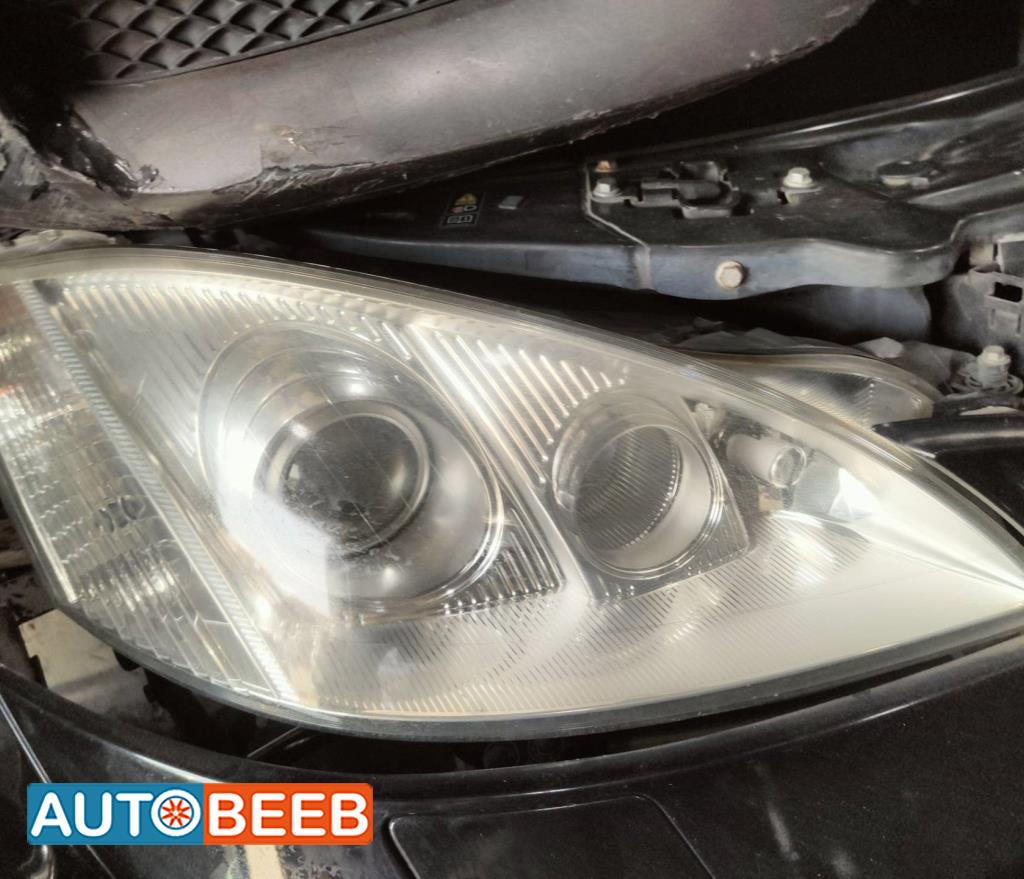 Lights Front light Mercedes Benz C200