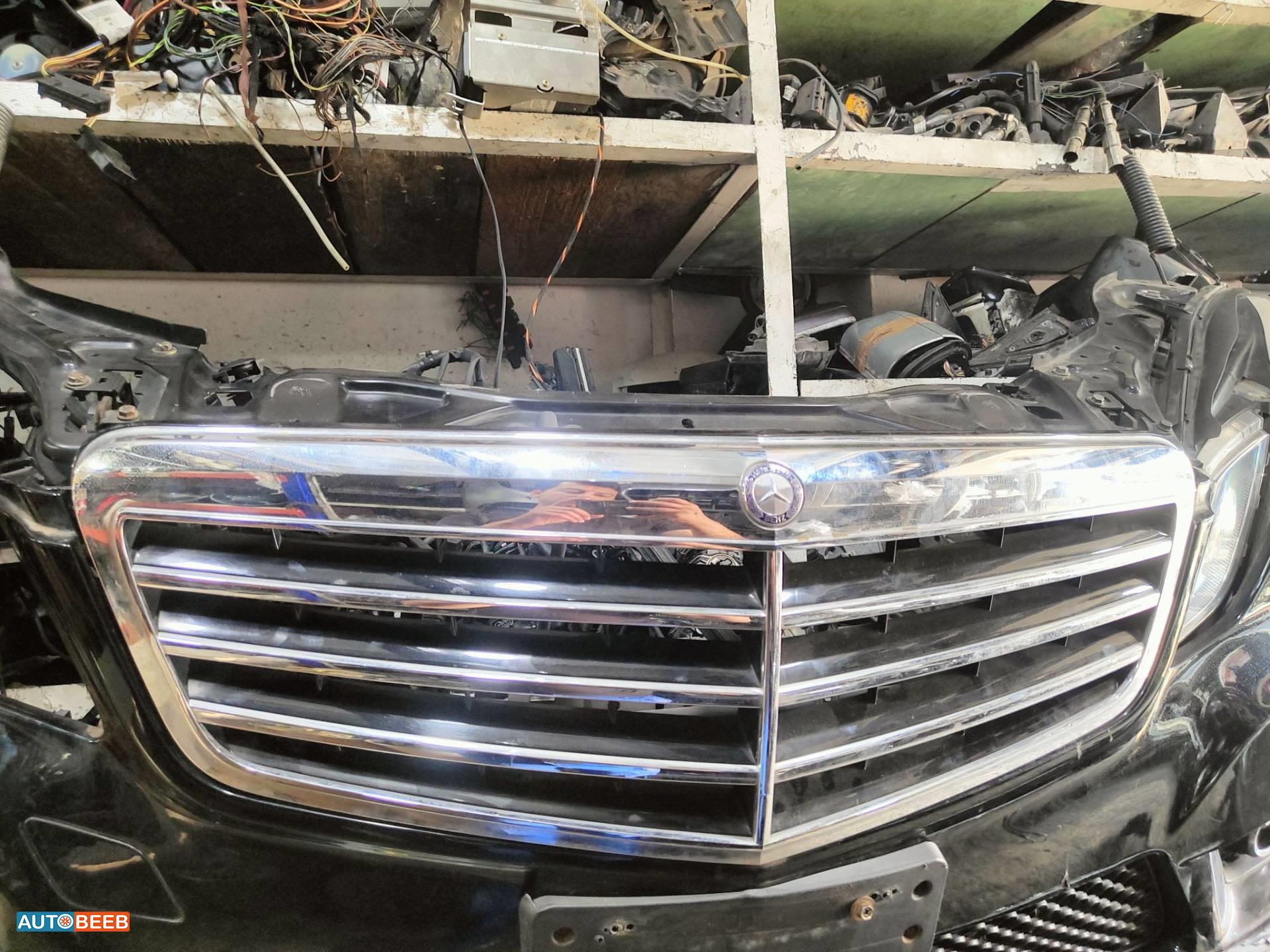 Body  Grilles Mercedes Benz E200