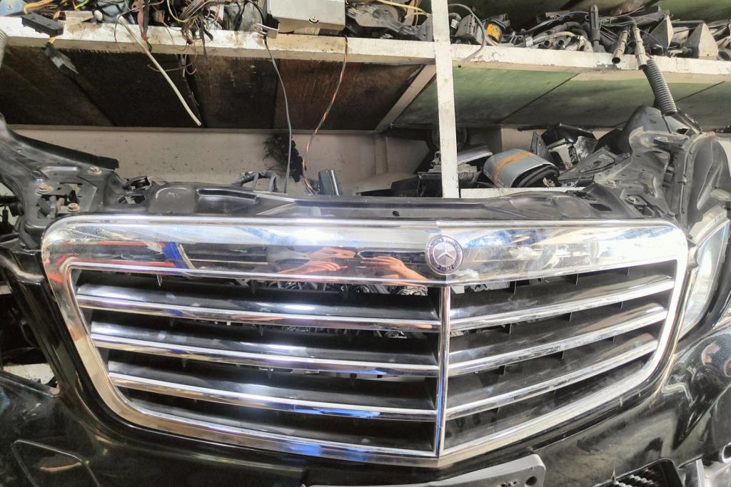 Body  Grilles Mercedes Benz E200