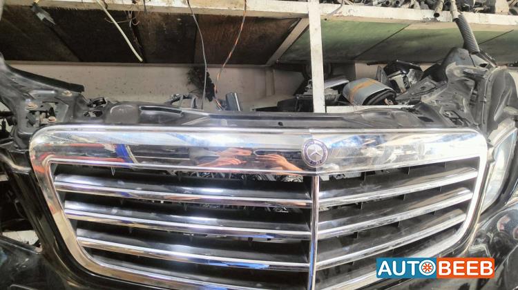 Body  Grilles Mercedes Benz E200