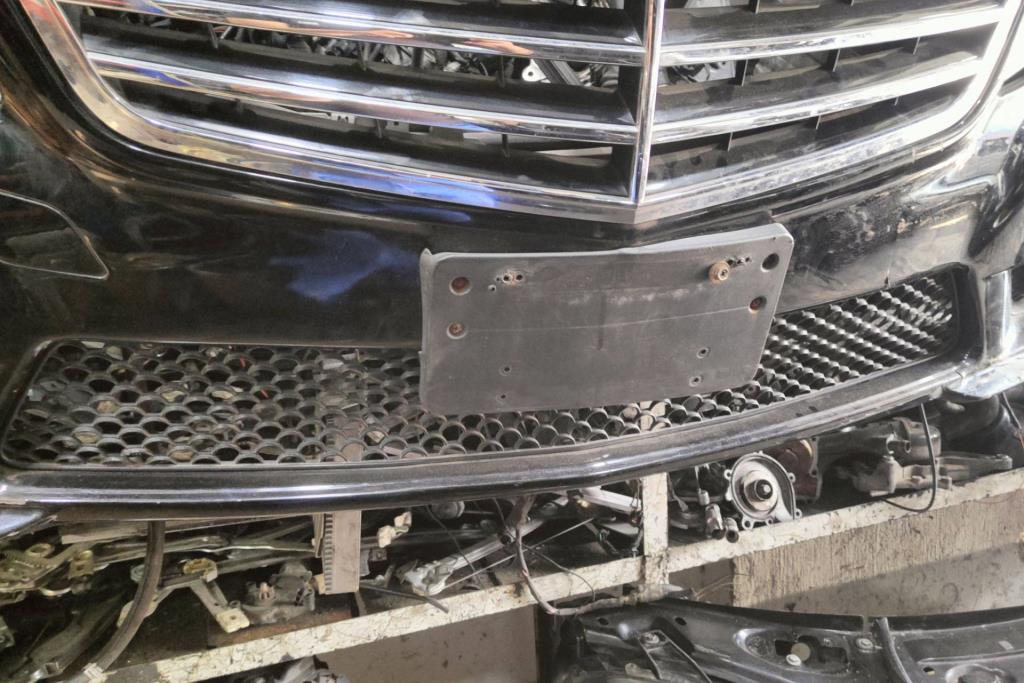 Body  Grilles Mercedes Benz E200