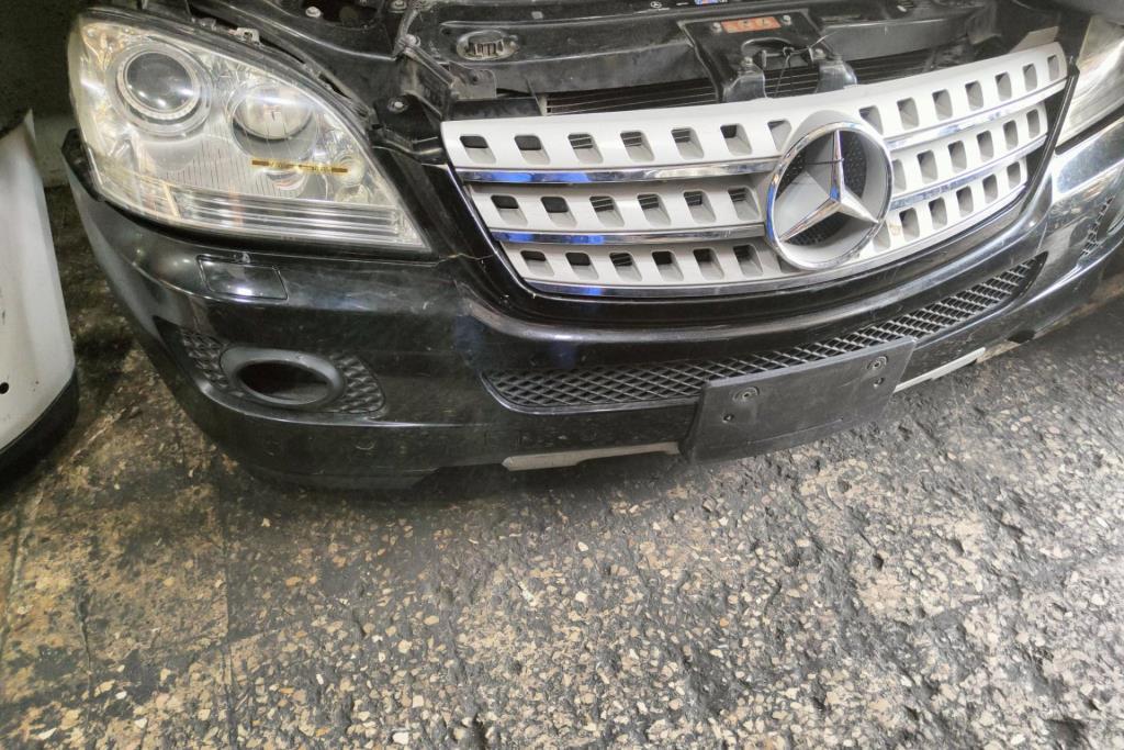 واجهة أمامية طمبون مرسيدس ml350 2008 2009