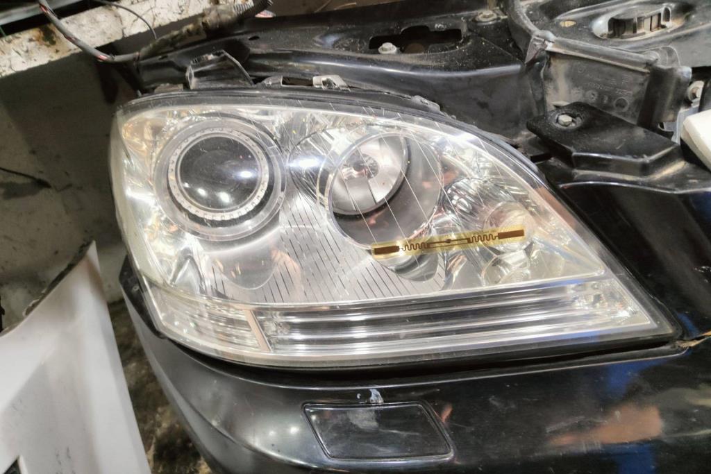Lights Front light Mercedes Benz ML350