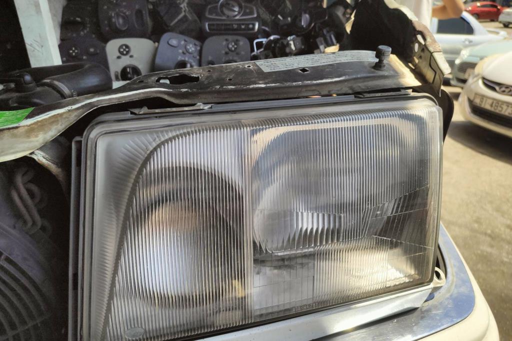 Lights Front light Mercedes Benz E200