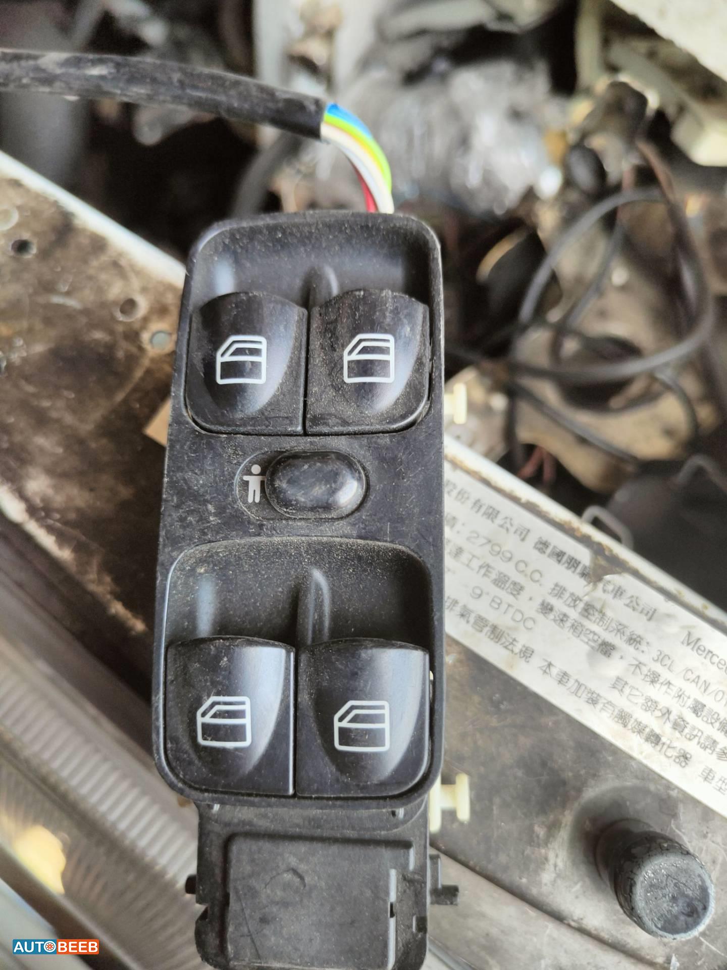 Cabin  Control buttons Mercedes Benz C200