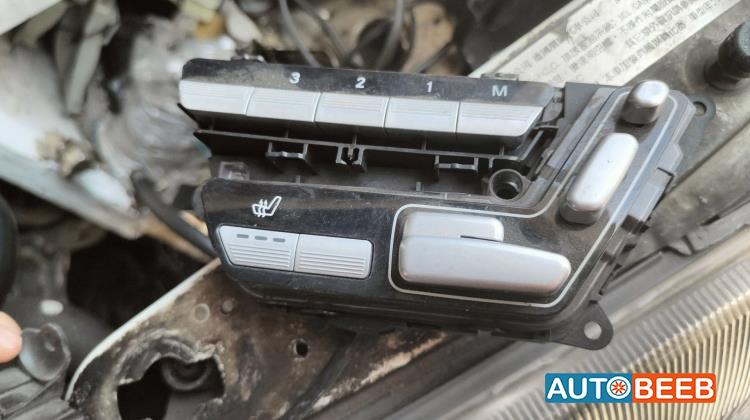 Cabin  Control buttons Mercedes Benz S350